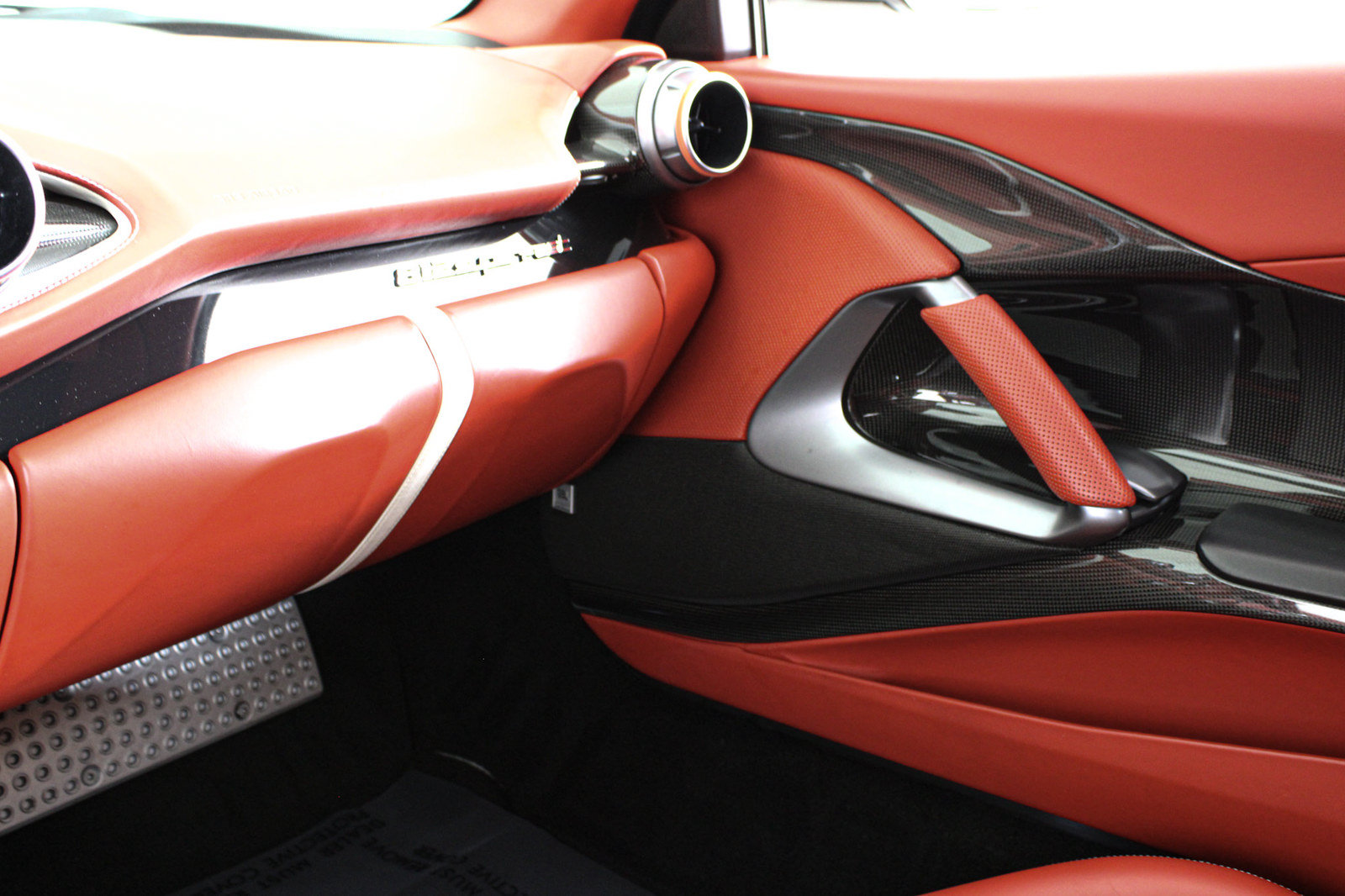Certified 2020 Ferrari 812 Superfast RWD image 32
