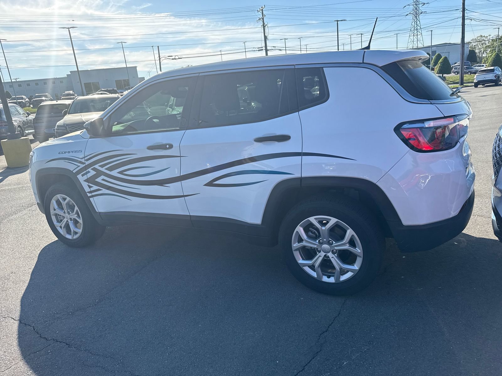 Used 2024 Jeep Compass Sport image 8