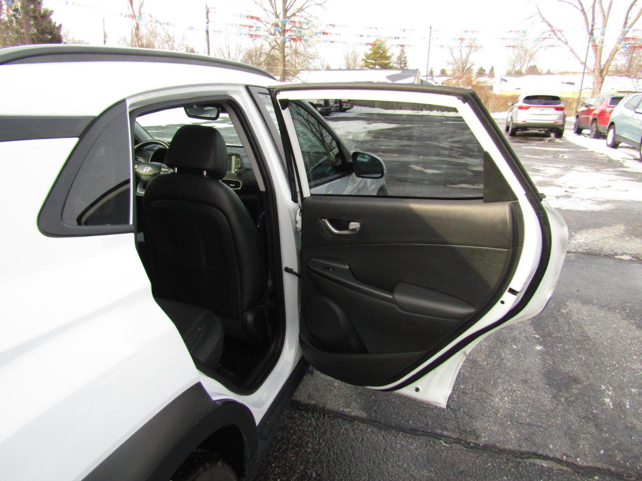 Used 2021 Hyundai Kona Limited w/ Cargo Package AWD/4WD image 24
