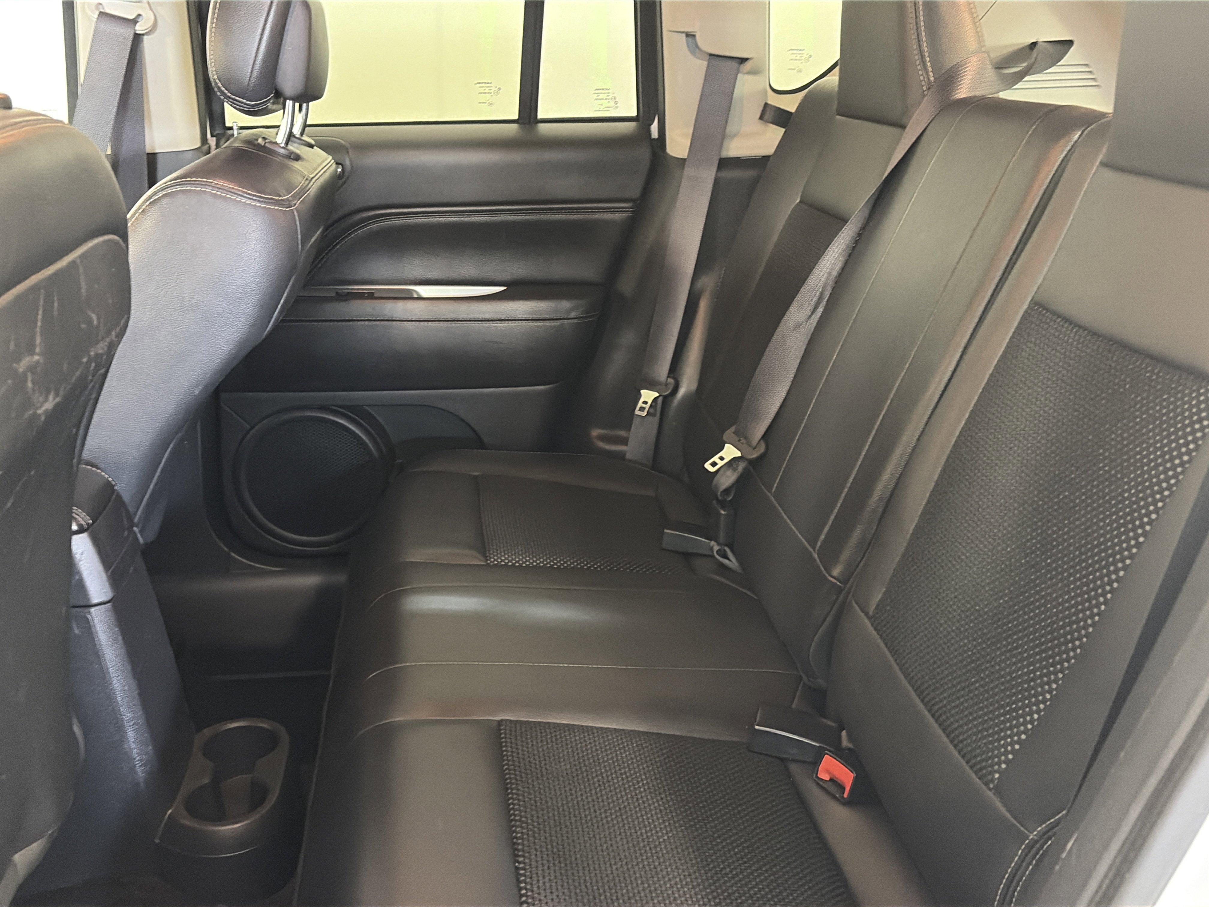Used 2016 Jeep Compass Latitude AWD/4WD image 23