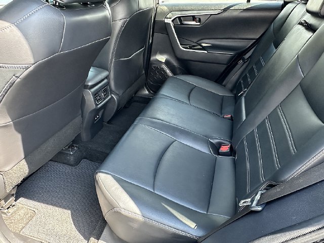 Used 2021 Toyota RAV4 XLE Premium FWD image 16
