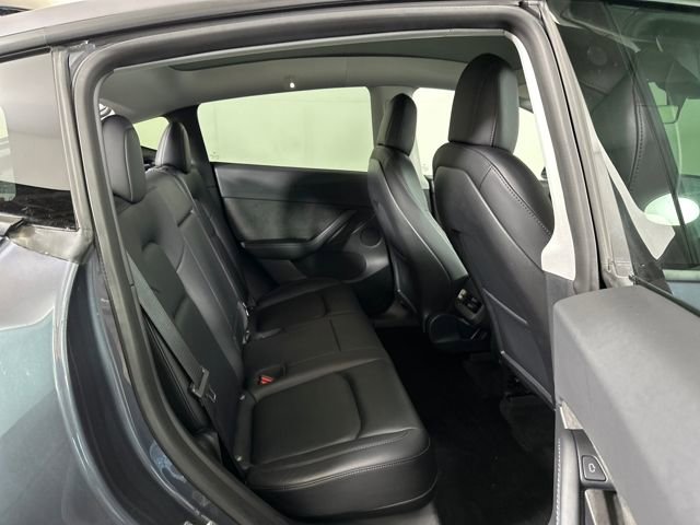Used 2022 Tesla Model Y Long Range image 24