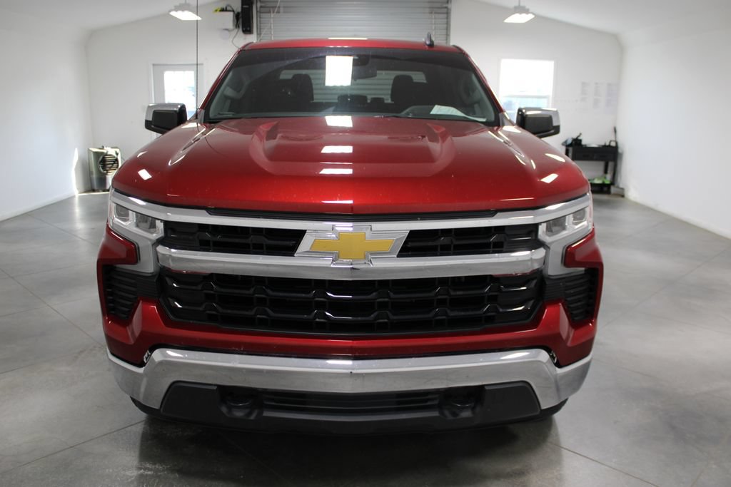 Used 2023 Chevrolet Silverado 1500 LT AWD/4WD image 3