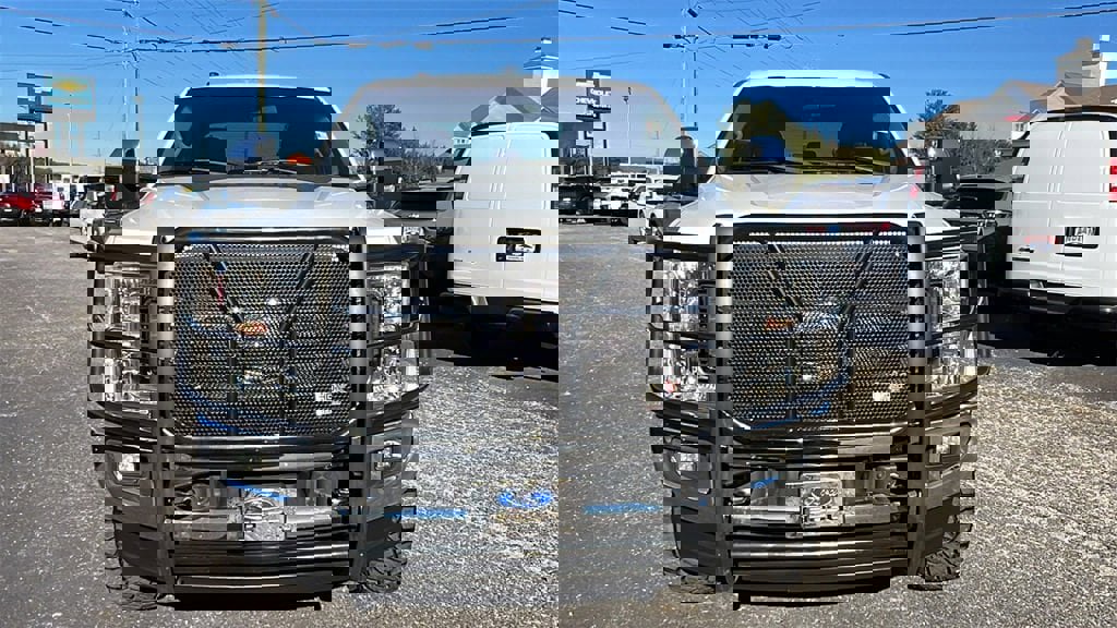 Used 2019 Ford F250 XLT w/ XLT Premium Package image 2