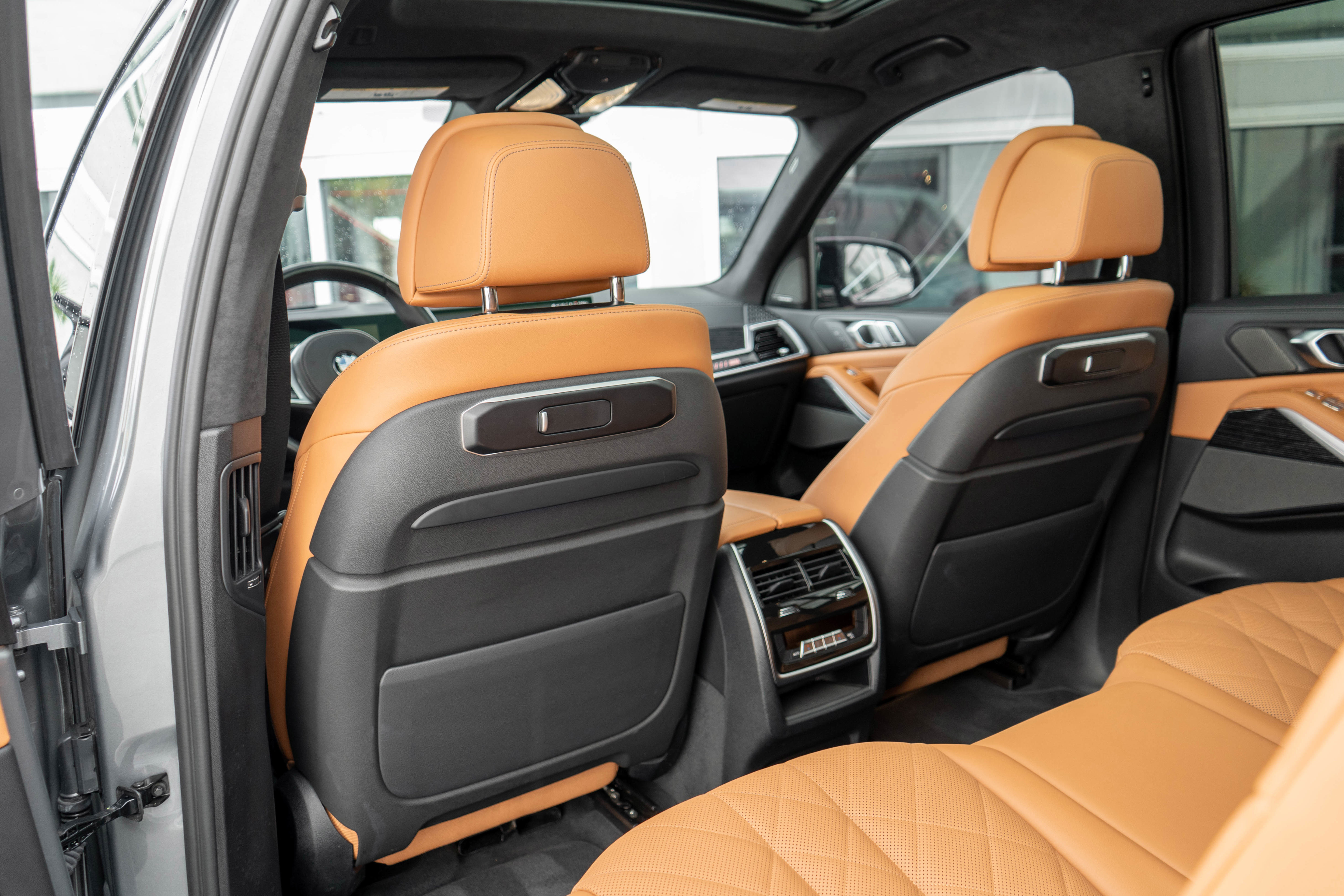 Used 2023 BMW X7 M60i image 35