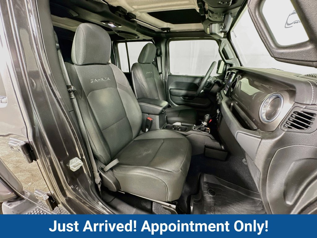Used 2018 Jeep Wrangler Unlimited Sahara AWD/4WD image 33