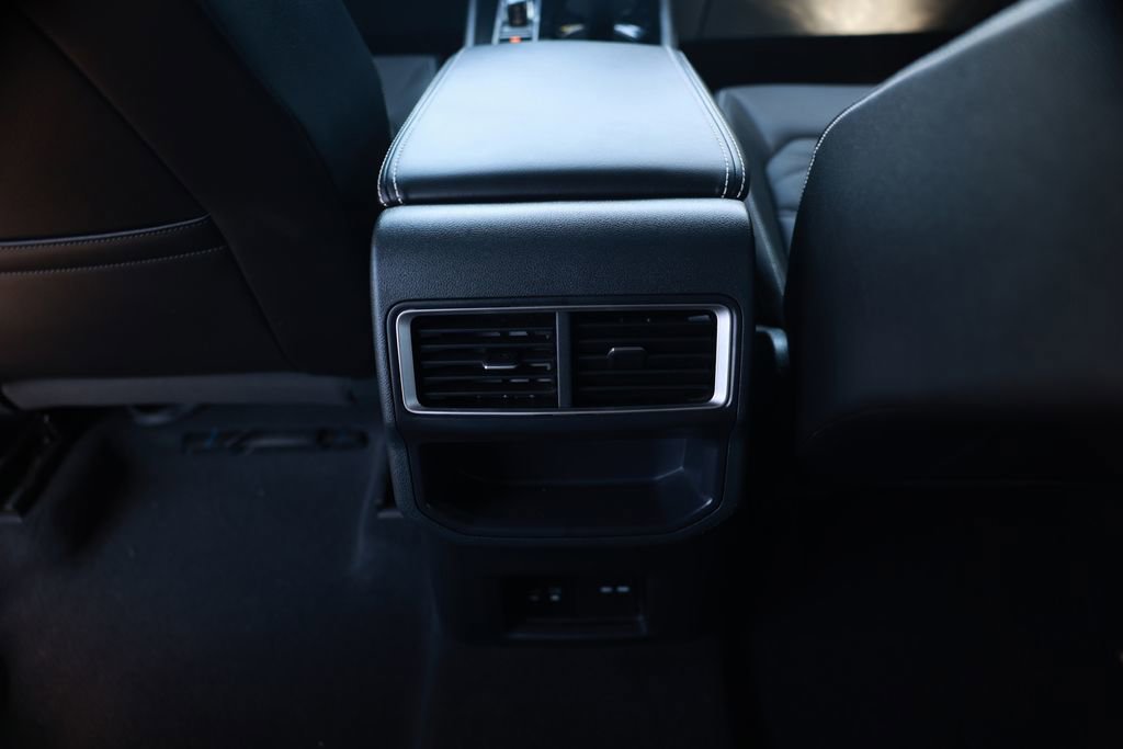 Used 2024 Volkswagen Atlas Cross Sport SE FWD image 33