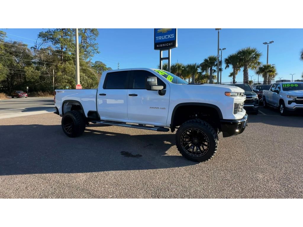 Used 2024 Chevrolet Silverado 2500 Custom image 5