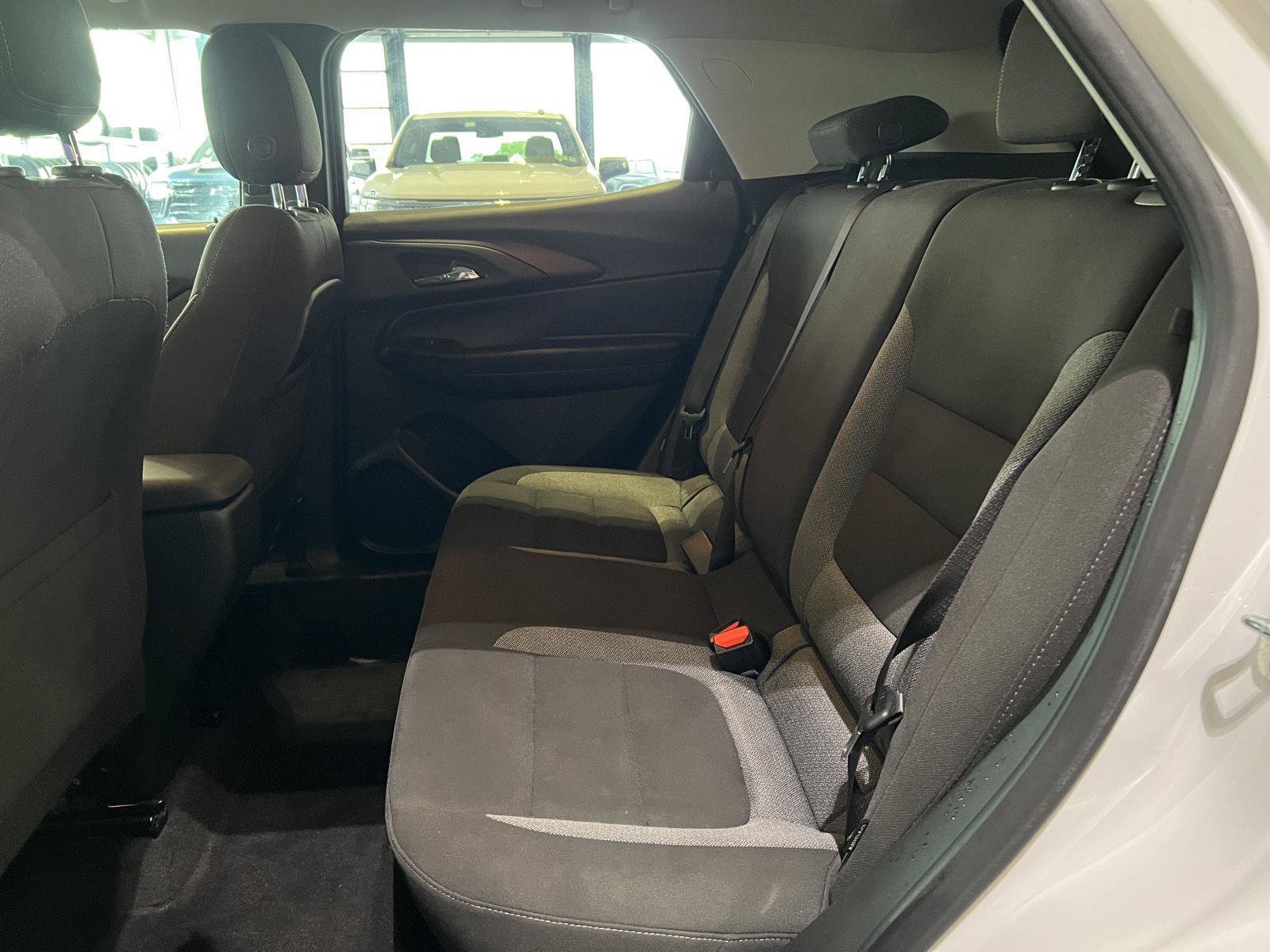 Used 2022 Chevrolet TrailBlazer LT FWD image 14