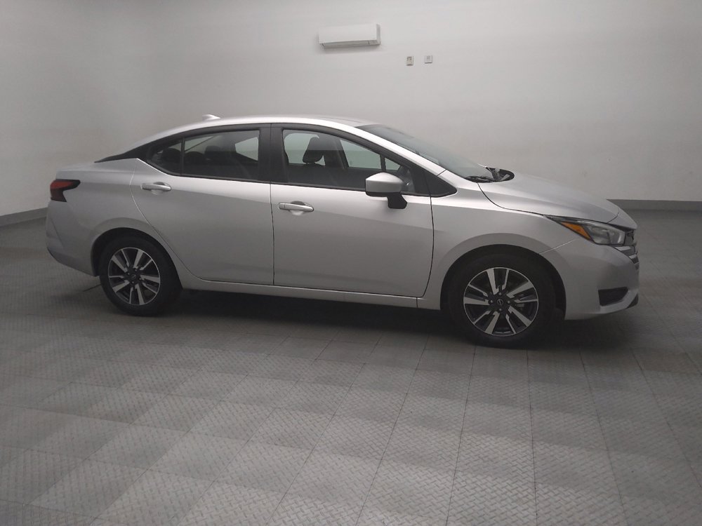 Used 2025 Nissan Versa SV image 11