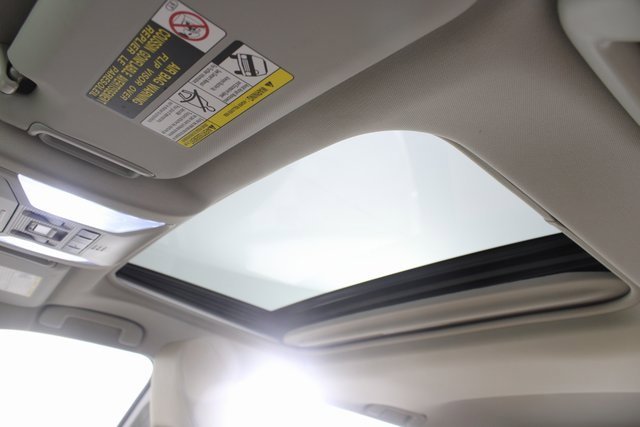 Used 2021 Toyota RAV4 XLE Premium image 10