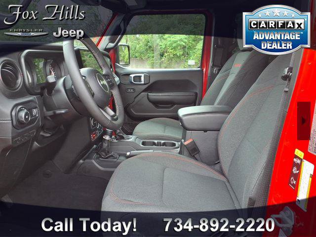 Certified 2025 Jeep Wrangler Unlimited Rubicon w/ Convenience Group AWD/4WD image 15
