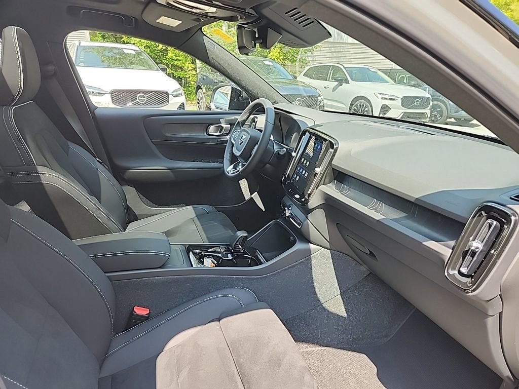 Certified 2024 Volvo XC40 Recharge Ultimate AWD/4WD image 30