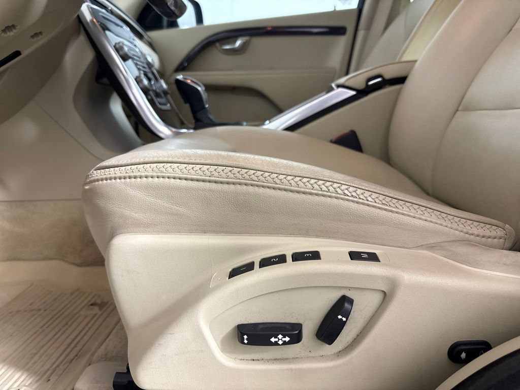 Used 2016 Volvo XC70 T5 Premier w/ Proximity Package AWD/4WD image 24