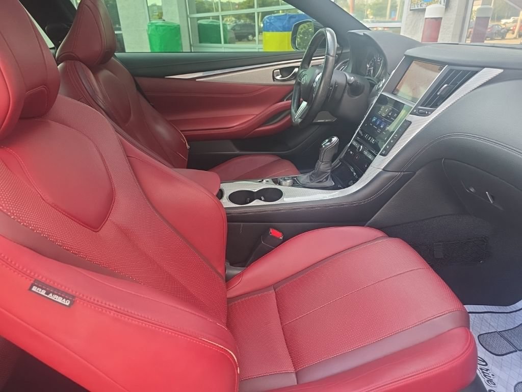 Used 2018 INFINITI Q60 3.0t Sport w/ Sensory Package 3.0T Sport AWD/4WD image 9