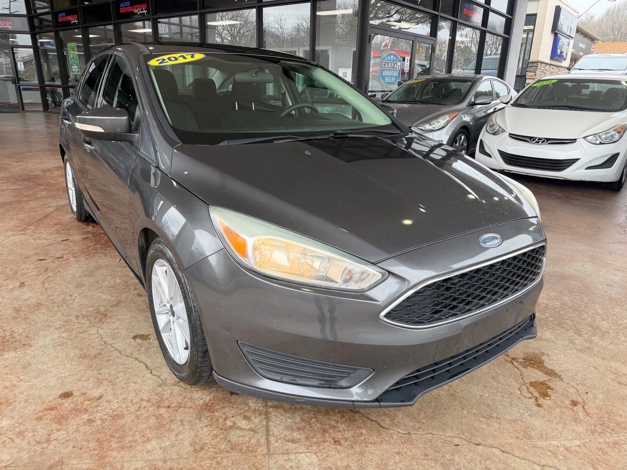 Used 2017 Ford Focus SE image 1