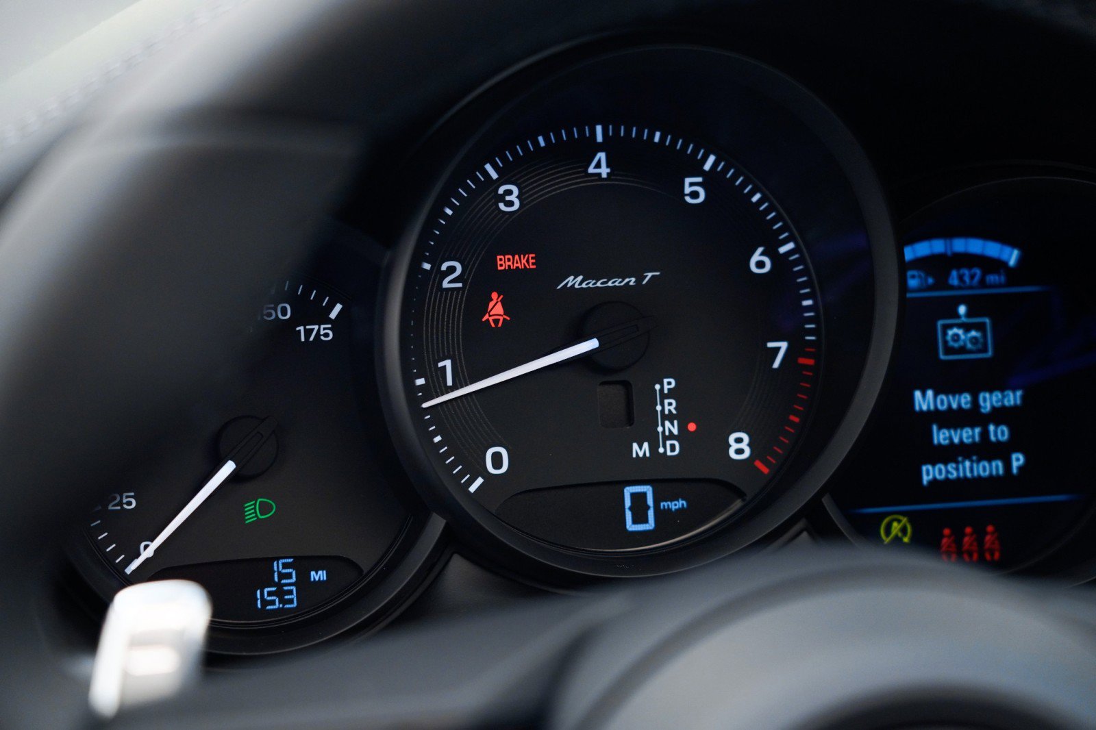 New 2026 Porsche Macan Turbo image 26