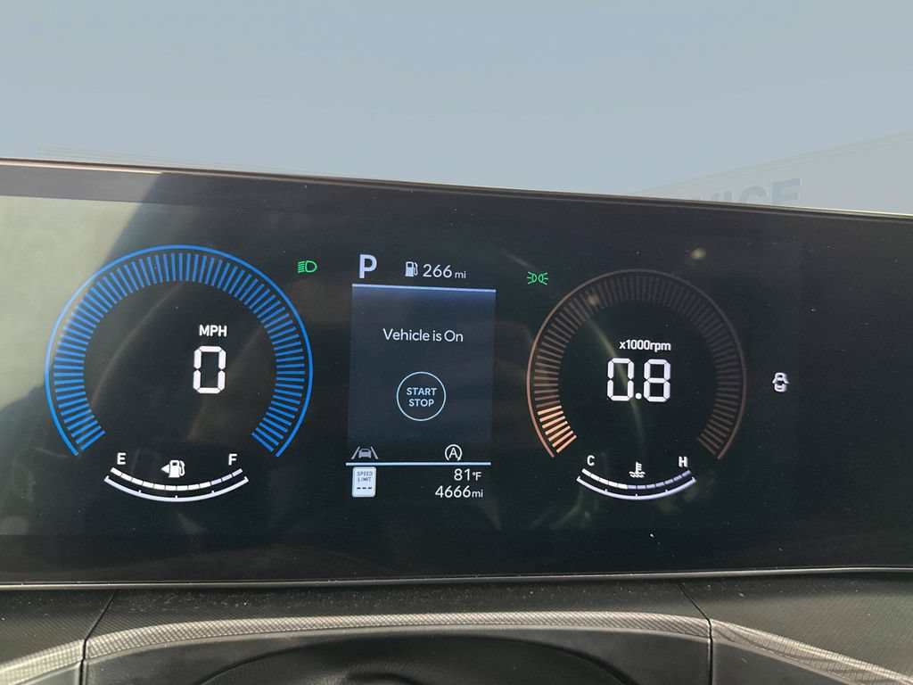 Certified 2025 Hyundai Santa Fe SE FWD image 17