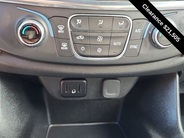 Used 2023 Chevrolet Traverse LS image 39