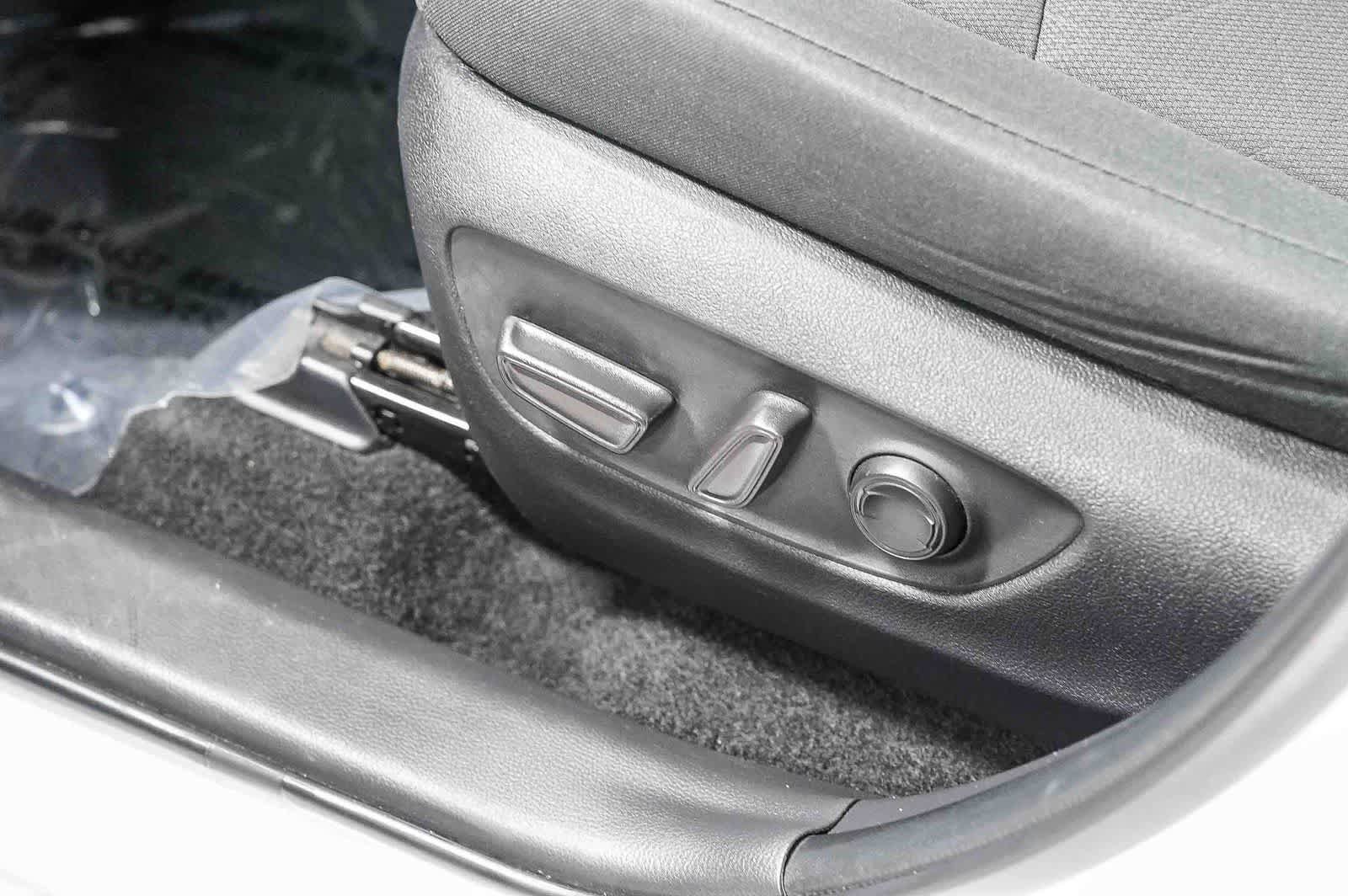 Certified 2024 Toyota RAV4 XLE FWD image 22