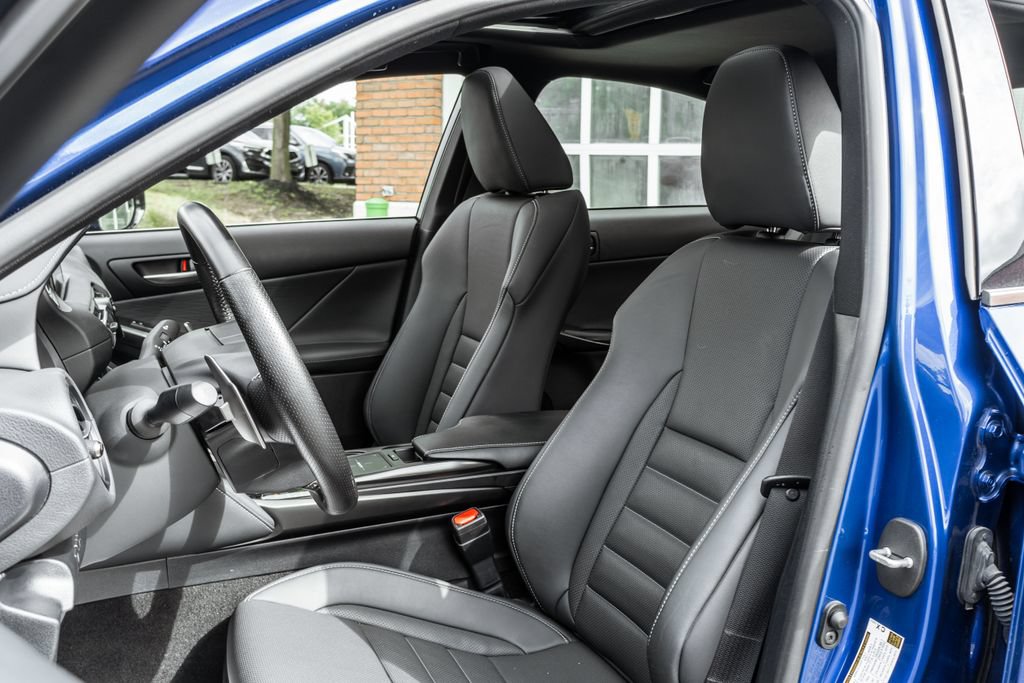 Used 2023 Lexus IS 350 F Sport AWD/4WD image 7