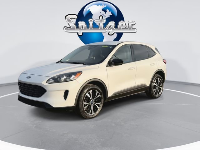 Used 2022 Ford Escape SE w/ SE Sport Appearance Package image 4