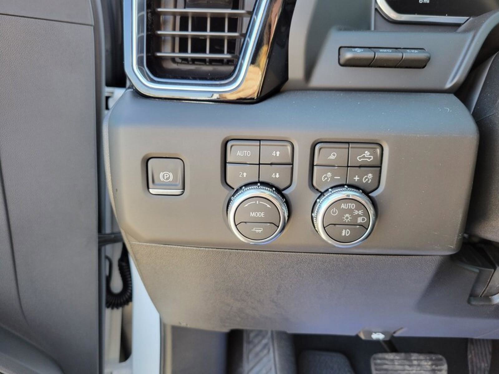 New 2026 GMC Sierra 2500 Denali w/ Denali Reserve Package image 14