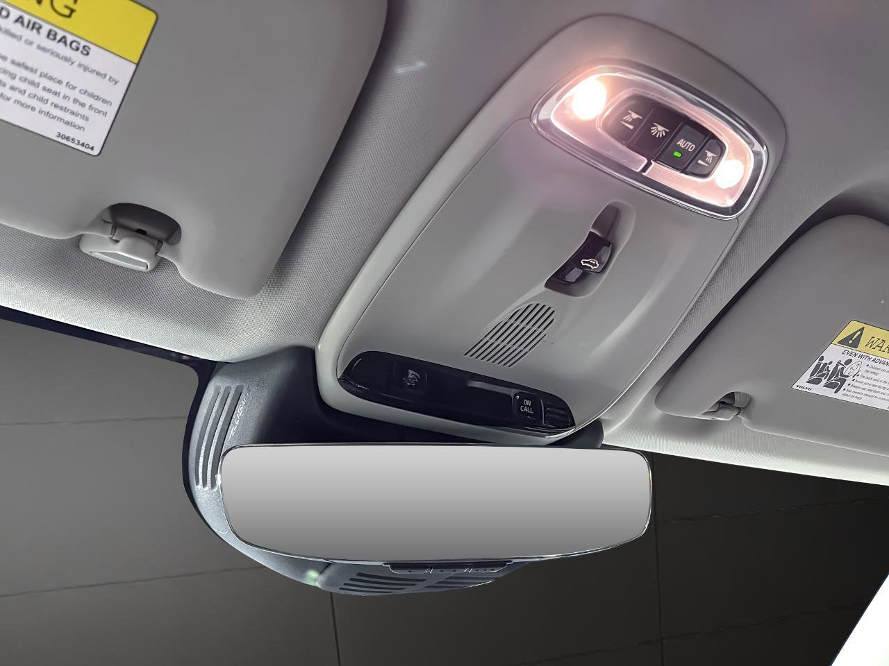 Used 2018 Volvo XC60 T6 Inscription w/ Convenience Package image 13