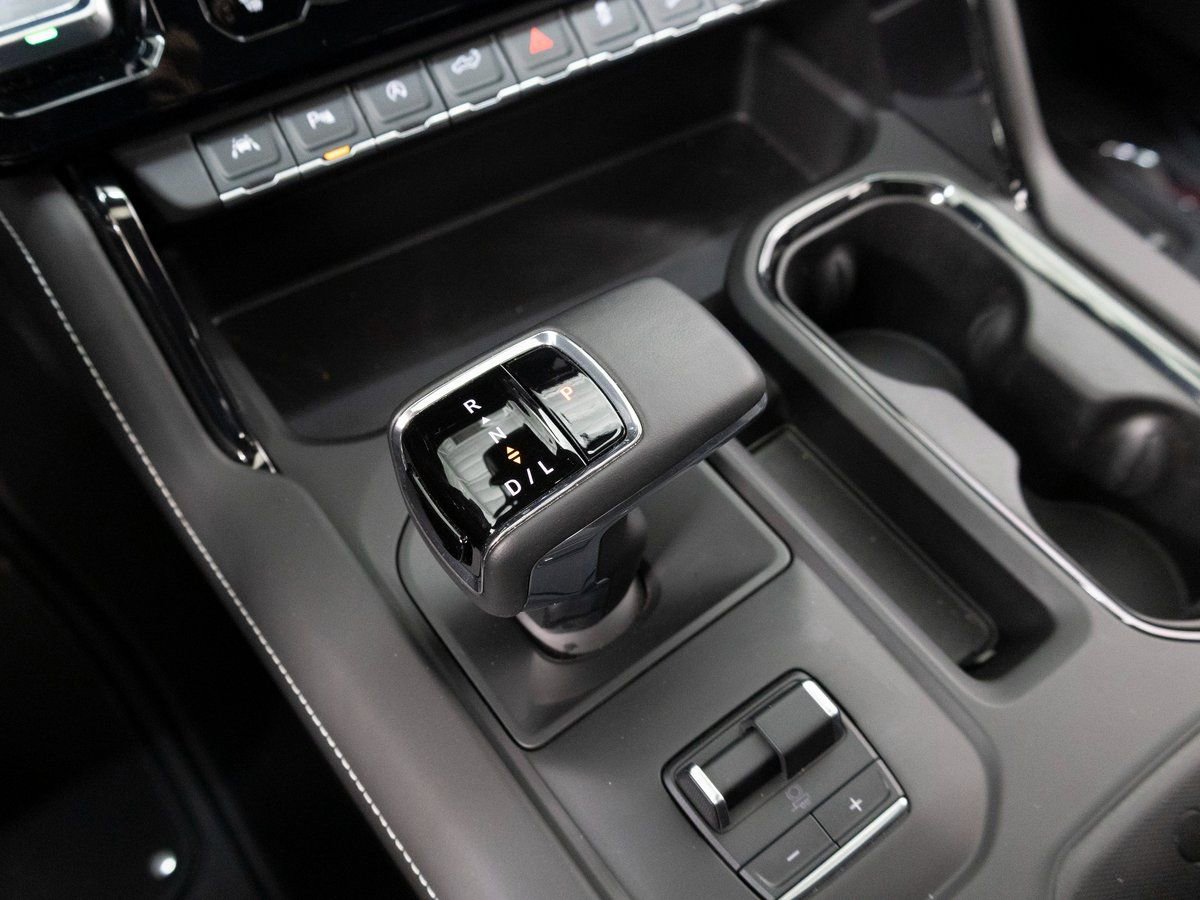 Used 2025 GMC Sierra 1500 AT4X image 17