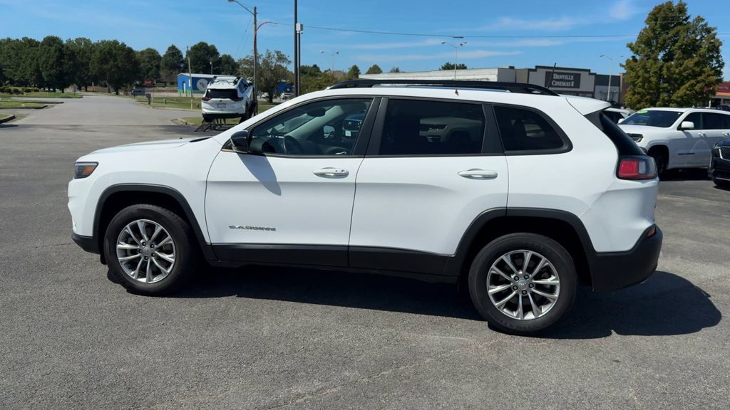 Used 2022 Jeep Cherokee Latitude Lux w/ Sun & Sound Group AWD/4WD image 4