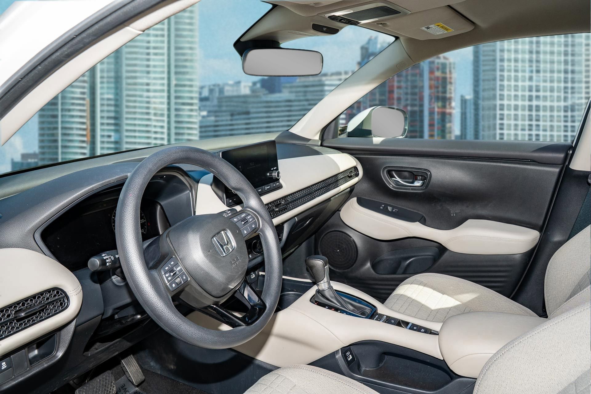 Used 2023 Honda HR-V LX image 14