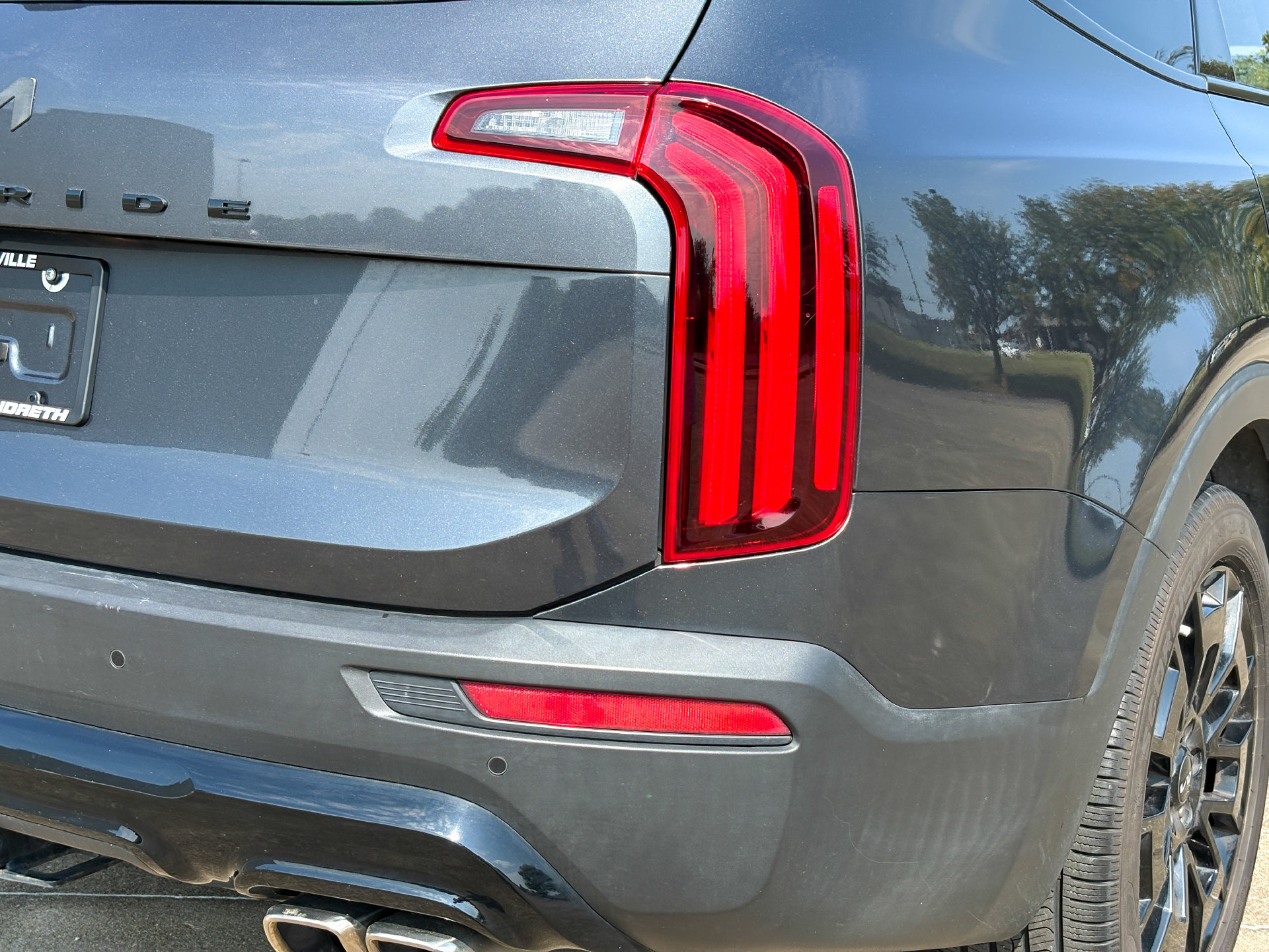 Used 2022 Kia Telluride SX w/ SX Prestige Package AWD/4WD image 12