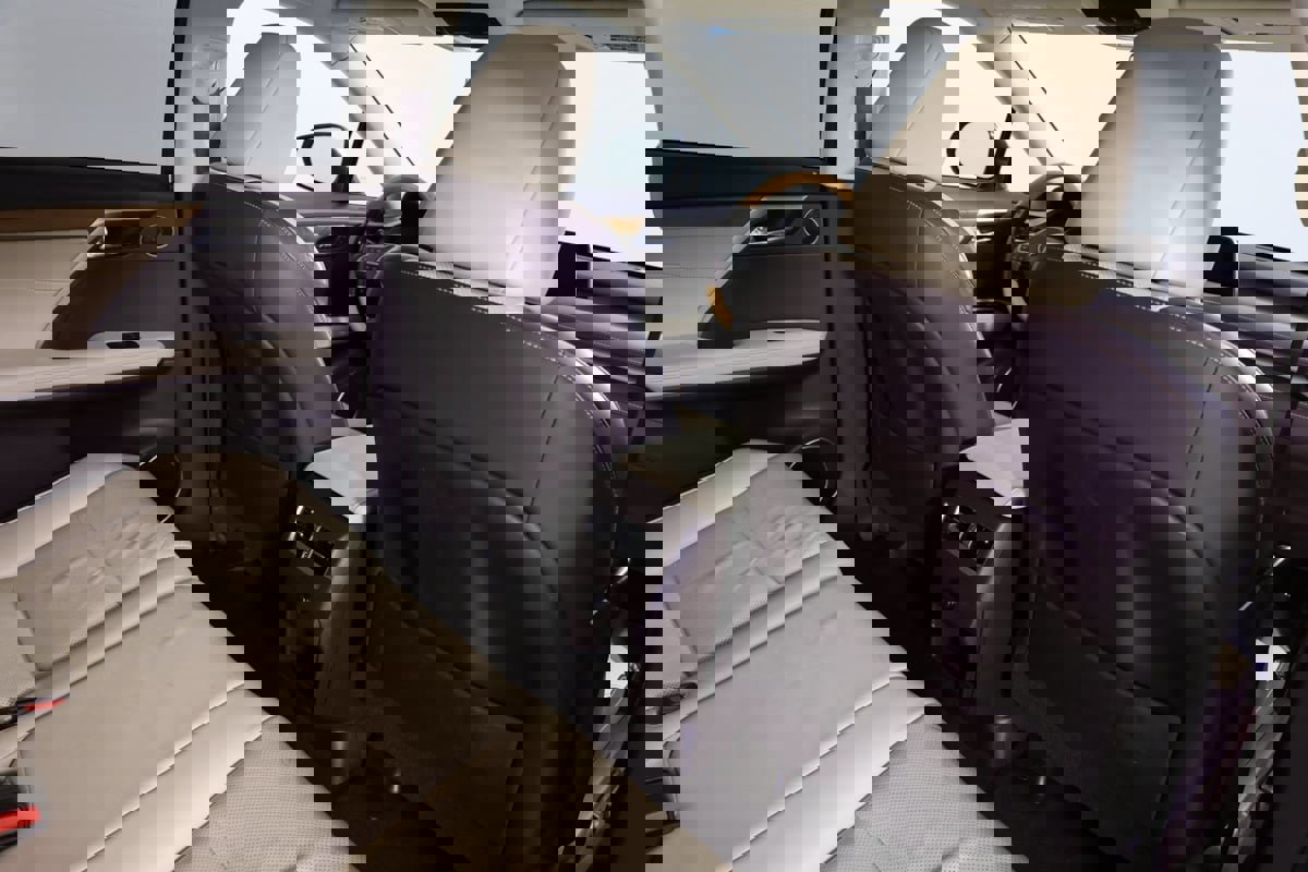 Used 2019 Lexus RX 450h AWD image 42