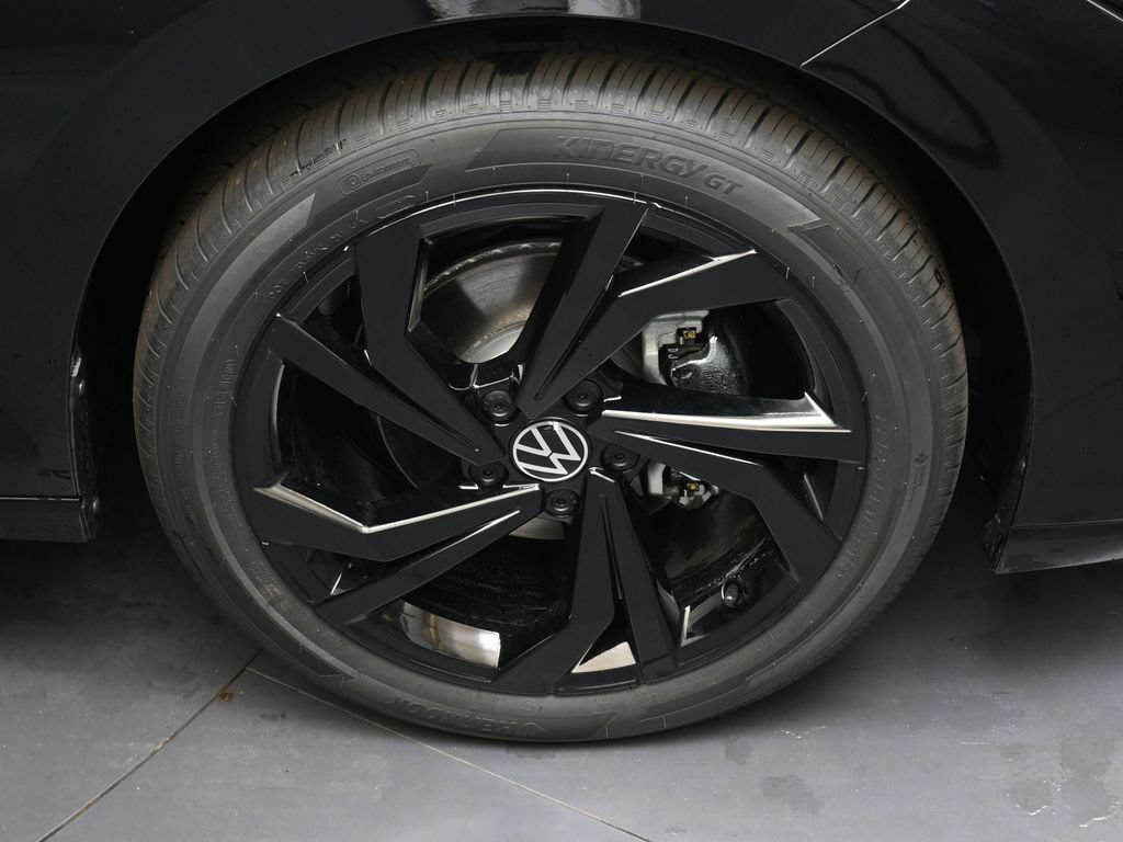 Certified 2026 Volkswagen Jetta SE w/ Black Wheel Package FWD image 10