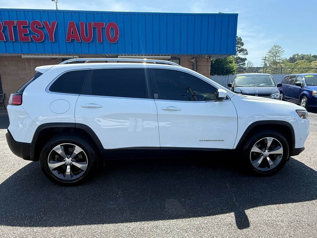 Used 2019 Jeep Cherokee Limited w/ Luxury Group AWD/4WD image 15