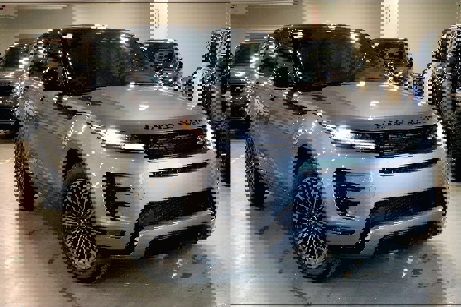 New 2026 Land Rover Range Rover Evoque Dynamic SE image 2