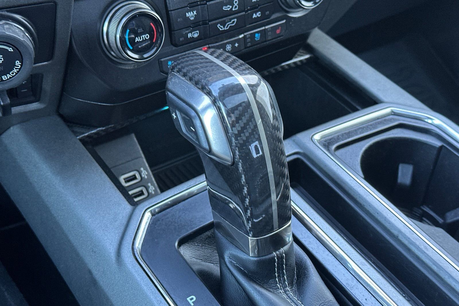 Used 2019 Ford F150 Raptor w/ Equipment Group 802A Luxury image 25