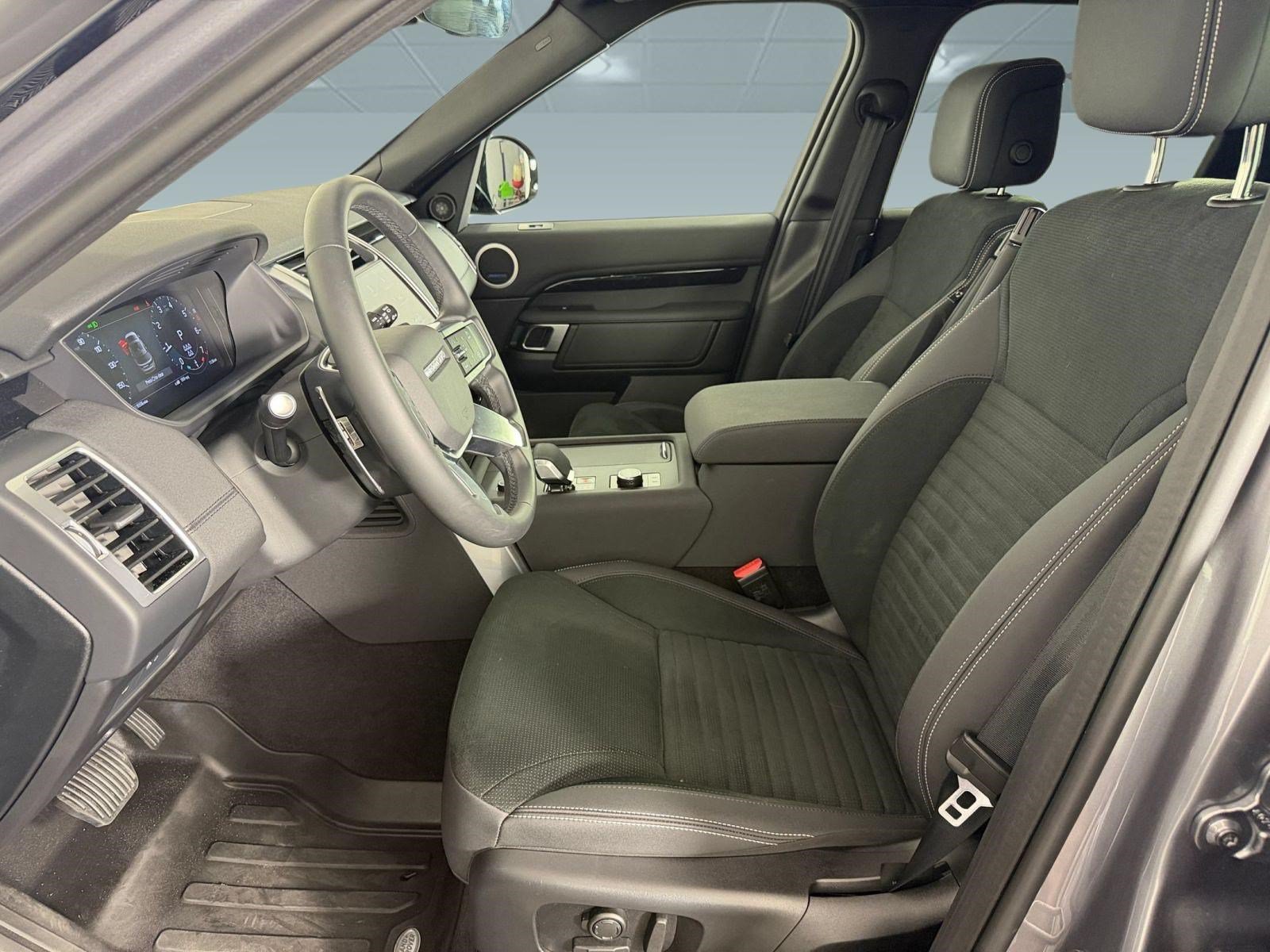 Used 2026 Land Rover Discovery S AWD/4WD image 4