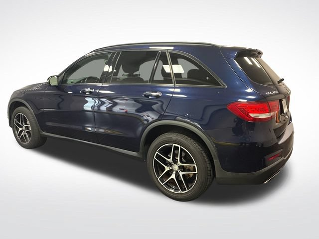 Used 2017 Mercedes-Benz GLC 300 4MATIC image 3