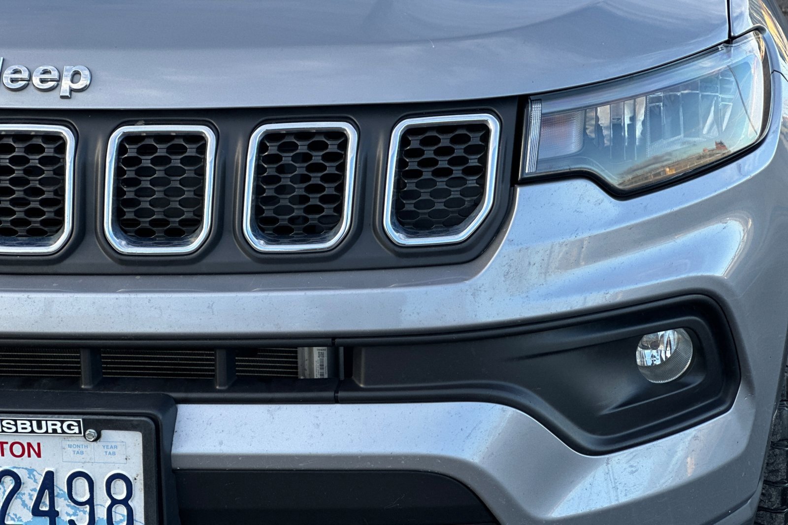 Used 2024 Jeep Compass Latitude image 48