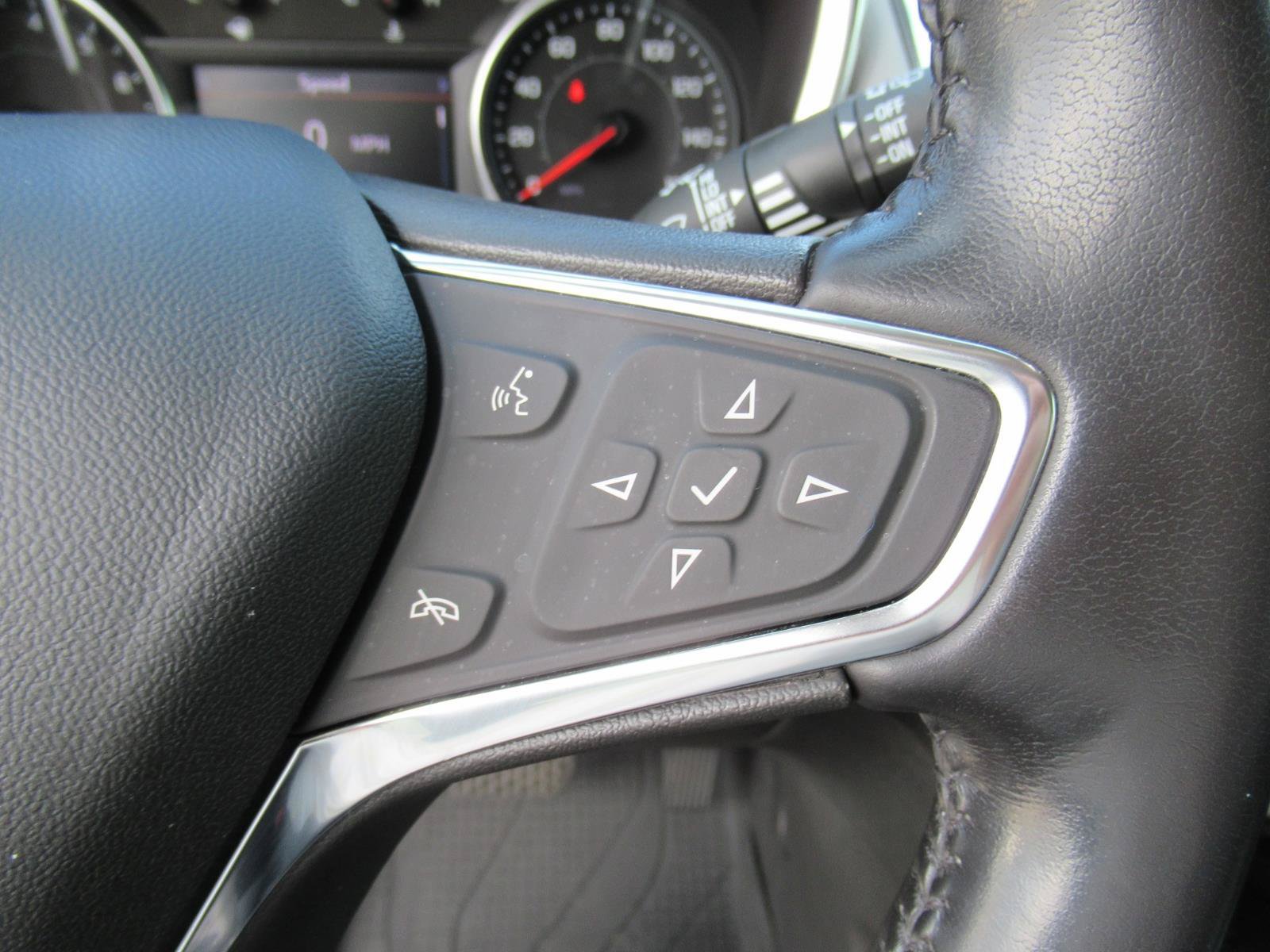 Used 2021 Chevrolet Equinox Premier FWD image 24