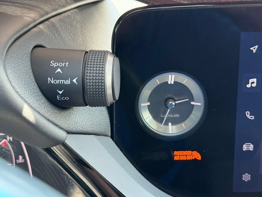 Used 2024 Lexus ES 300h w/ Premium Package FWD image 27