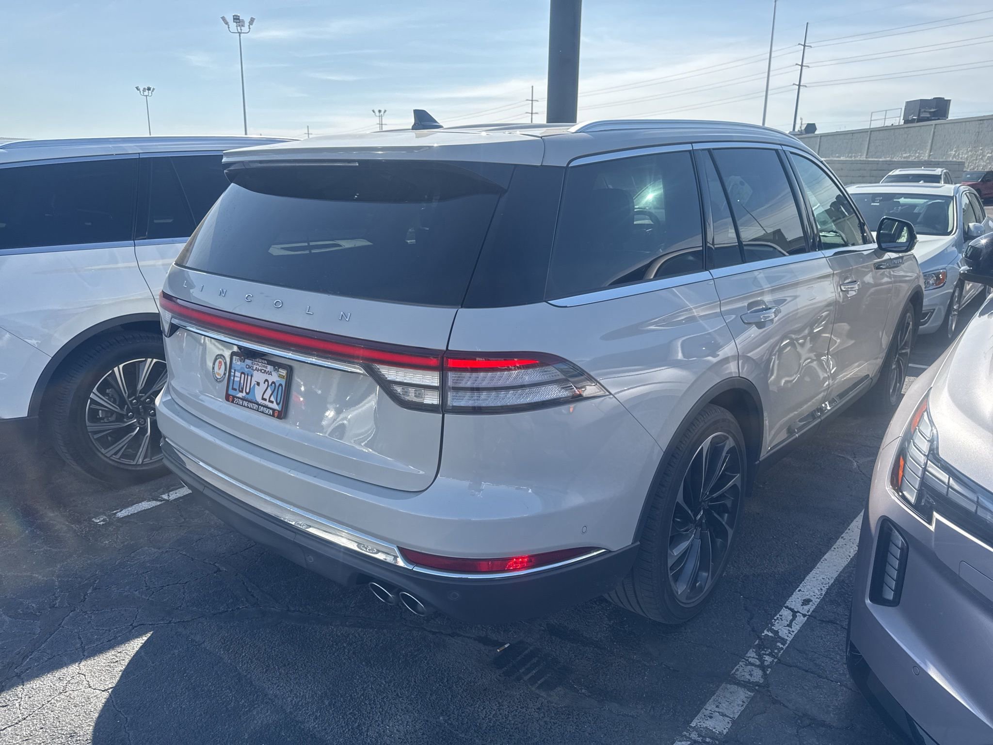 Used 2021 Lincoln Aviator Reserve w/ Equipment Group 202A image 3