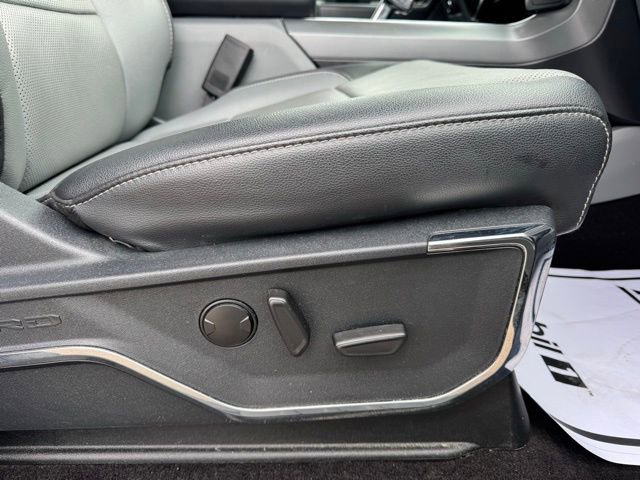 Used 2022 Ford F150 Lariat w/ FX4 Off-Road Package image 31