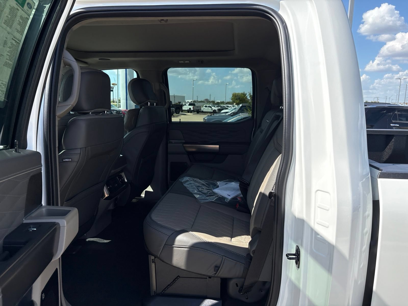 New 2026 Ford F450 Platinum w/ Platinum Plus Package AWD/4WD image 12