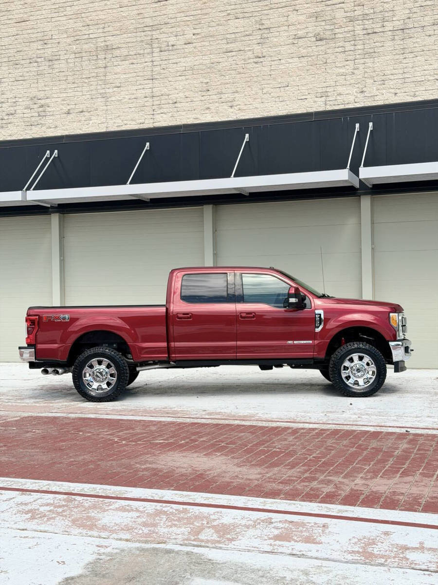 Used 2017 Ford F250 Lariat w/ Lariat Ultimate Package AWD/4WD image 9