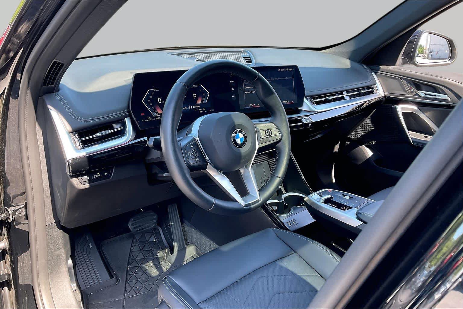 Used 2025 BMW X1 xDrive28i w/ Convenience Package AWD/4WD image 17