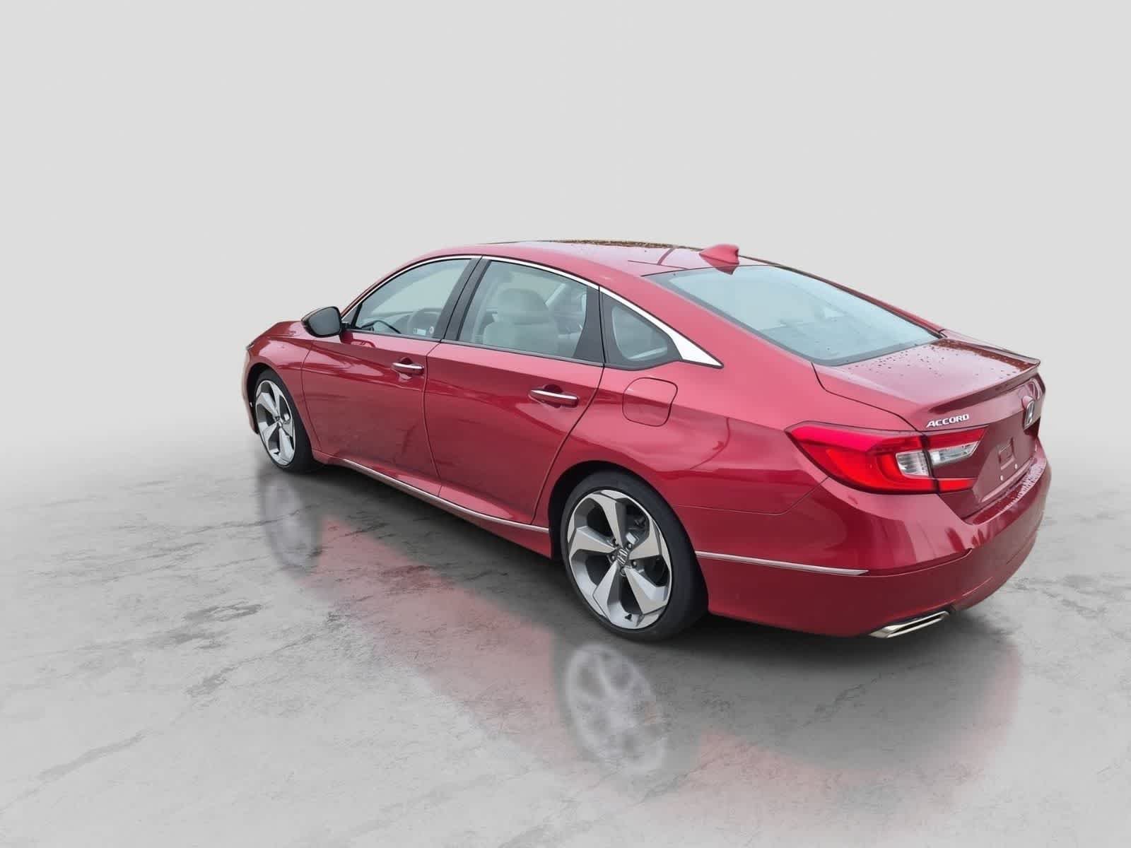 Used 2018 Honda Accord Touring image 6