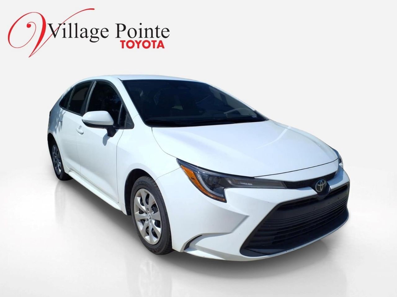 Used 2024 Toyota Corolla LE FWD image 4