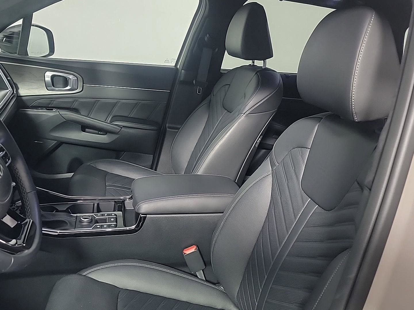 Used 2024 Kia Sorento SX Prestige image 18